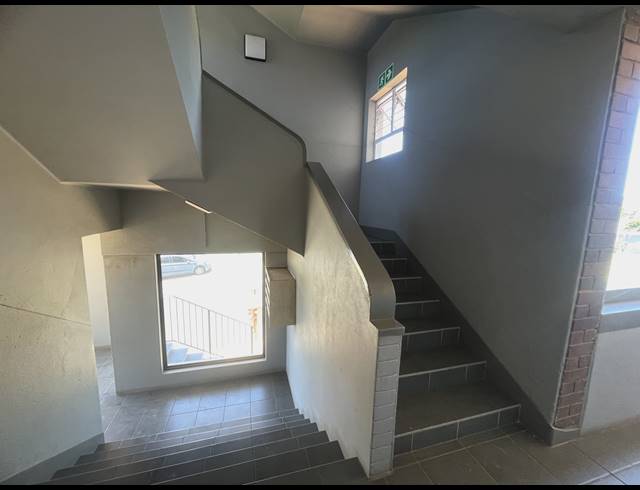 2 BEDROOM FLAT TO LET IN FYNNLAND